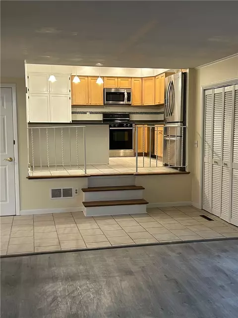 Kitchen - 124 Granada Cir, Irondequoit, NY 14609 photo 8 of 8