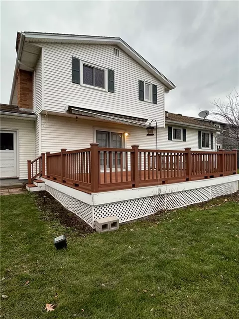Exterior - 124 Granada Cir, Irondequoit, NY 14609 photo 7 of 8