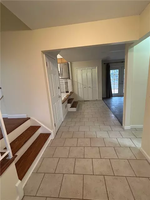Entry Way - 124 Granada Cir, Irondequoit, NY 14609 photo 2 of 5