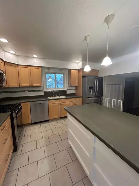 Kitchen - 124 Granada Cir, Irondequoit, NY 14609 photo 7 of 8