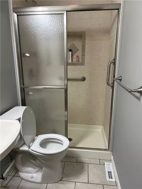Bath - 124 Granada Cir, Irondequoit, NY 14609 photo 1 of 6