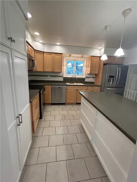 Kitchen - 124 Granada Cir, Irondequoit, NY 14609 photo 5 of 8