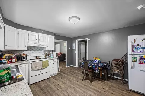 28 Franklin St, Lyons, NY 14489 photo 6