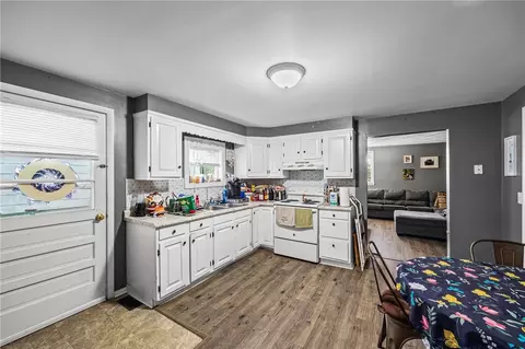28 Franklin St, Lyons, NY 14489 photo 7