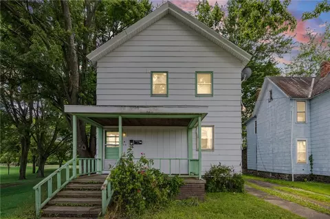 28 Franklin St, Lyons, NY 14489 photo 1