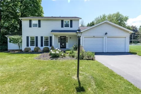 22 Snowberry Cir, Penfield, NY 14526