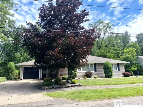 19 Lowell Pl, Pomfret, NY 14063