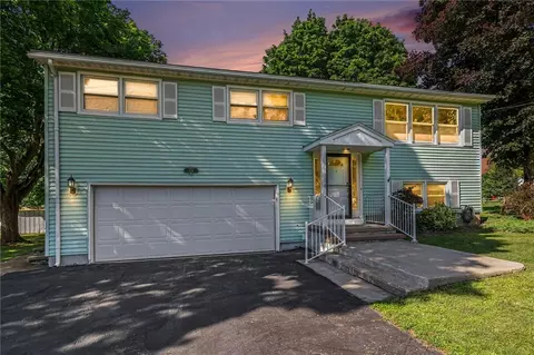 134 Lake Rd, Avon, NY 14414