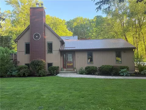 21 Dewey Ave, Clifton Springs, NY 14432