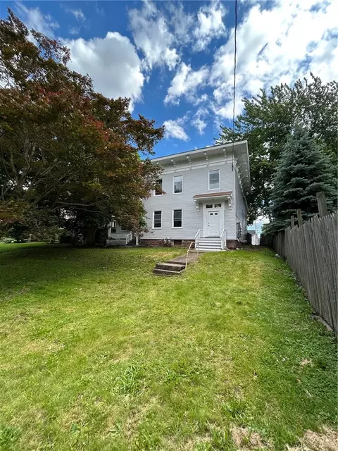 114 W Park St, Albion, NY 14411