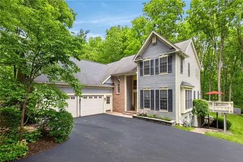 341 Thornebush Dr, Victor, NY 14564