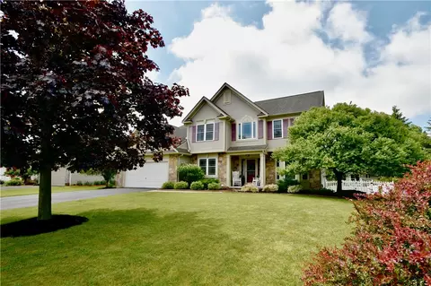 41 Ketchum St, Victor, NY 14564