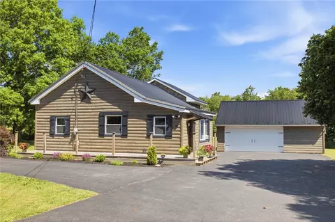 395 Akron Rd, Pembroke, NY 14001