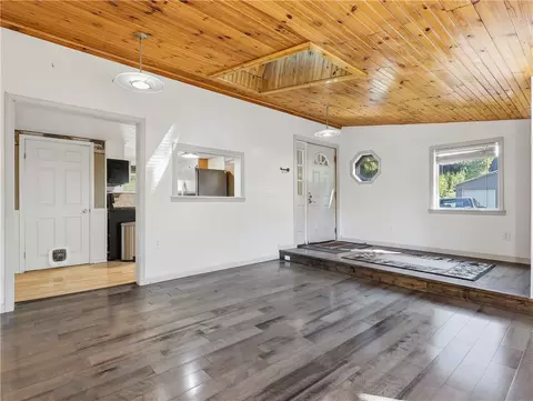 Living - 1024 Davis Rd, Corning, NY 14830 photo 2 of 6