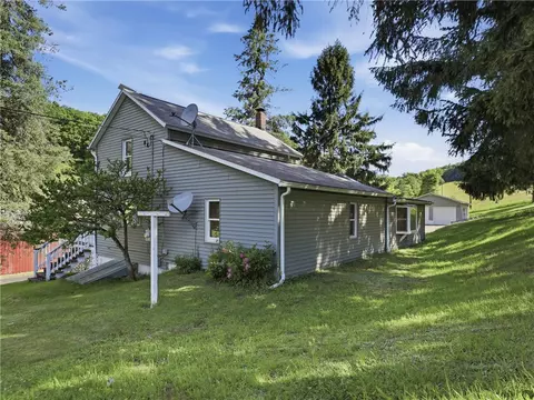Exterior - 1024 Davis Rd, Corning, NY 14830 photo 8 of 11