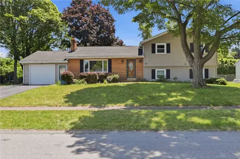 81 Minocqua Dr, Irondequoit, NY 14617