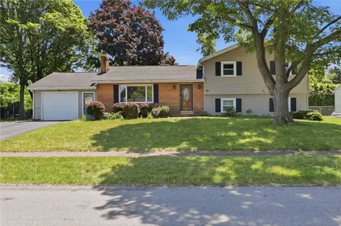 81 Minocqua Dr, Irondequoit, NY 14617