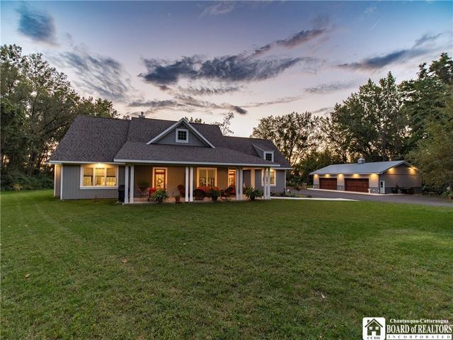 9709 Farel Rd, Pomfret, NY 14063