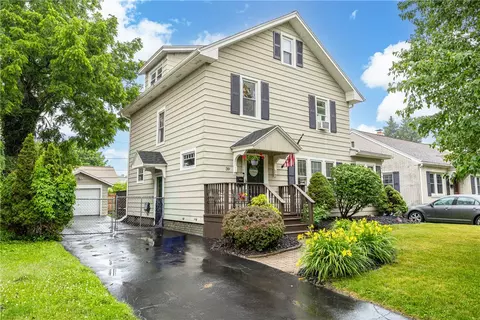 39 Brockley Rd, Irondequoit, NY 14609