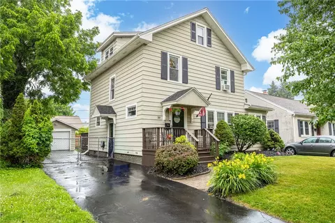 39 Brockley Rd, Irondequoit, NY 14609