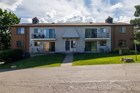 4 High Gate Trl #7, Perinton, NY 14450