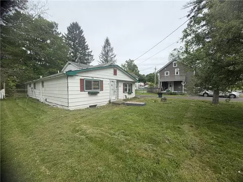 11 Mcmaster St, Bath, NY 14810