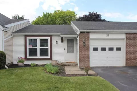 84 Springwood Dr, Webster, NY 14580