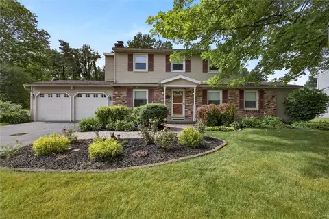 25 Whippletree Rd, Perinton, NY 14450