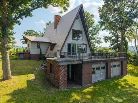 9876 J Knapp Rd, Ossian, NY 14437