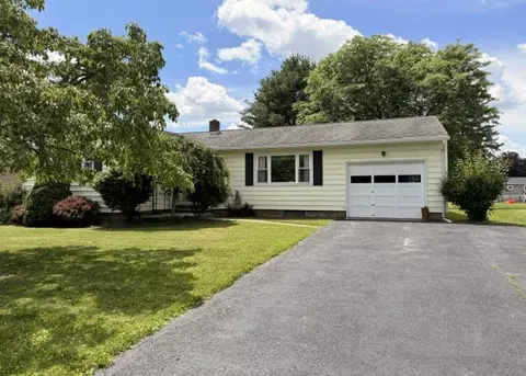 117 Grove Ave Ext, Auburn, NY 13021