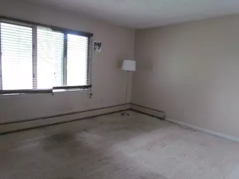 Living - 452 Carlsam Dr, Irondequoit, NY 14609 photo 3 of 4