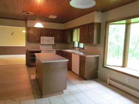 Kitchen - 452 Carlsam Dr, Irondequoit, NY 14609 photo 1 of 2