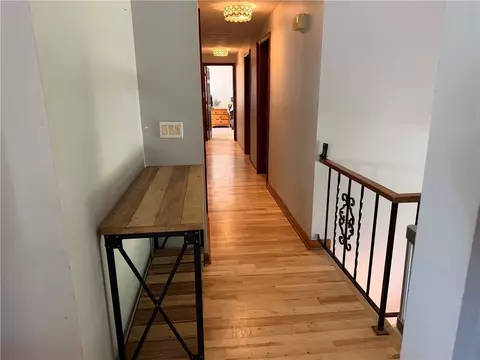 Entry Way - 10 Pine Tree Cir, Rush, NY 14543 photo 2 of 4