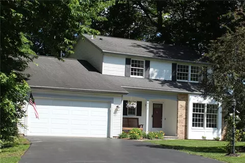 1611 Beech Dr, Walworth, NY 14568