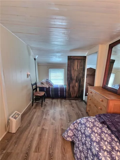 Bedroom - 809 Farleys Point Rd, Springport, NY 13160 photo 3 of 3