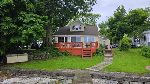 809 Farleys Point Rd, Springport, NY 13160