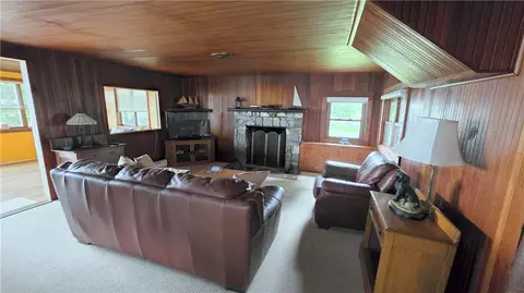 Living - 809 Farleys Point Rd, Springport, NY 13160 photo 2 of 2