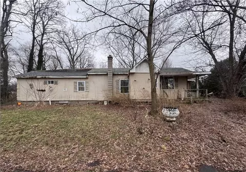 9495 E Main Rd, Ripley, NY 14775