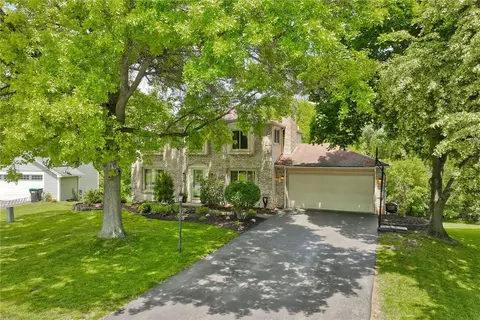 28 Black Mallard Cir, Perinton, NY 14450