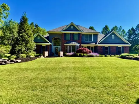 118 Neuchatel Ln, Perinton, NY 14450