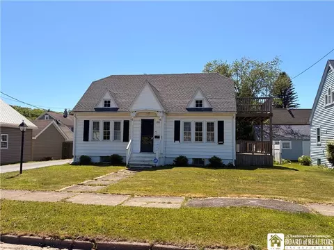 328 Hall Ave, Jamestown, NY 14701