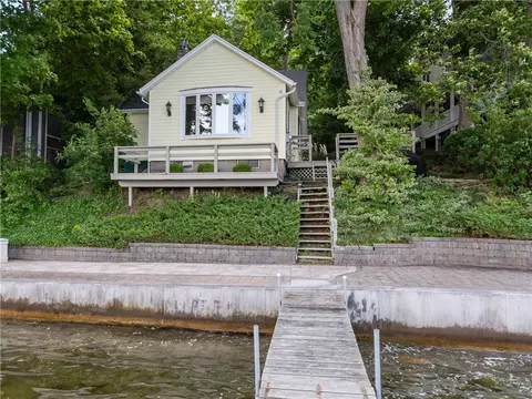 4338 E Lake Rd, Livonia, NY 14487