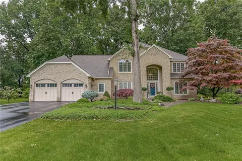 14 Mount View Cres, Webster, NY 14580