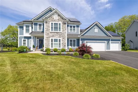 8 Ravenna Cres, Pittsford, NY 14534