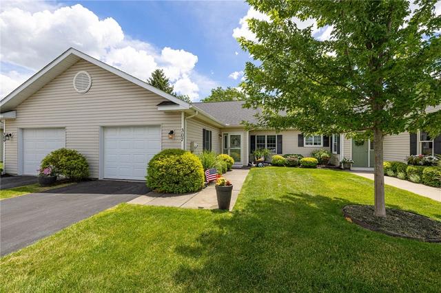 307 Walker Dr, Canandaigua, NY 14424