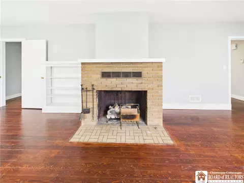 Living - 42 Elm St, Eldred, PA 16731 photo 2 of 6
