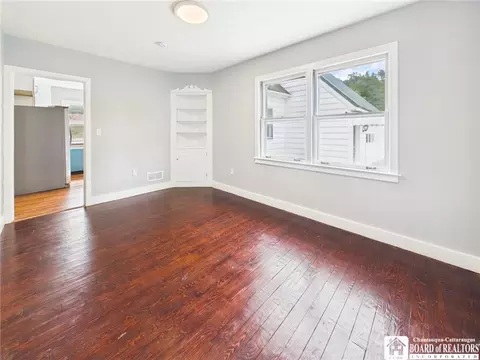 Living - 42 Elm St, Eldred, PA 16731 photo 5 of 6