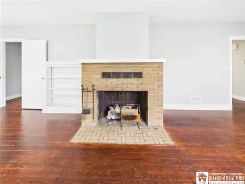 Living - 42 Elm St, Eldred, PA 16731 photo 2 of 6