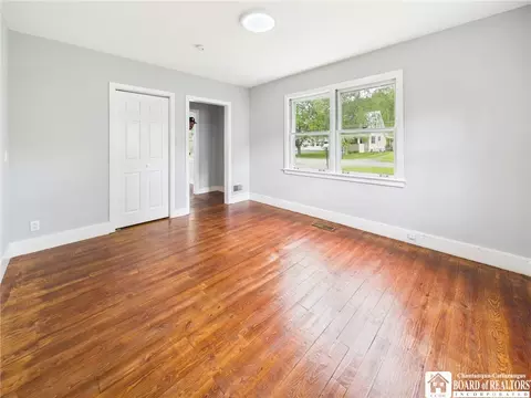 Living - 42 Elm St, Eldred, PA 16731 photo 4 of 6