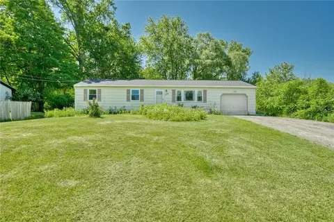 396 Bills Rd, Macedon, NY 14502
